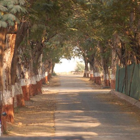 Laxmi Film City Resort Вадодара Экстерьер фото