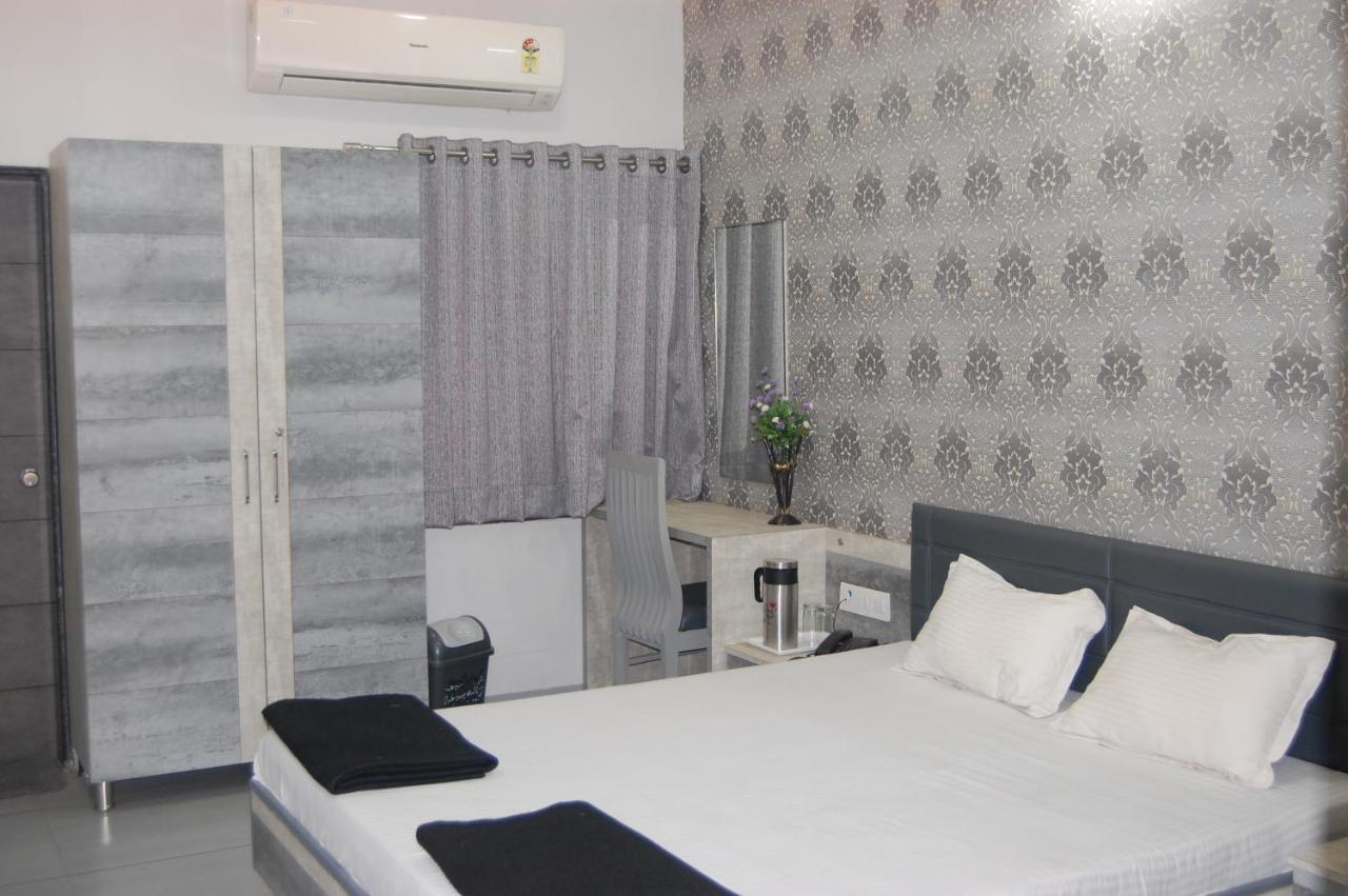 Laxmi Film City Resort Вадодара Экстерьер фото